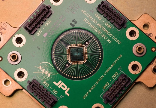 Der supraleitende Nanodraht-Einzelphotonendetektor des DSOC